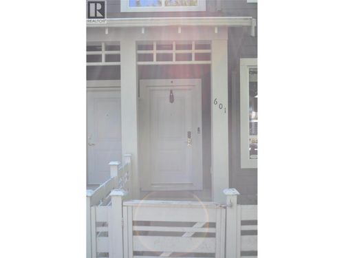 601 Boynton Pl, Kelowna, BC, V1V3B5 | Card Image