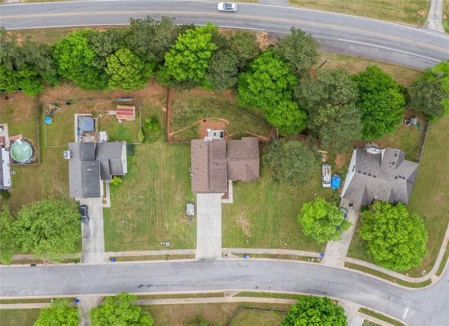 675 Michael Cir, House other with 3 bedrooms, 3 bathrooms and 4 parking in Monroe GA | Image 4