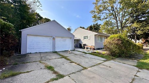 22 Uhler Ave, Akron, OH, 44310-2030 | Card Image