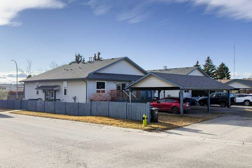 2-532 1 St E, Cochrane, AB, T4C1C5 | Card Image