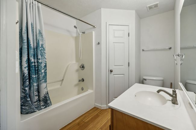 The suite also includes its own private bath, ensuring convenience and comfort and features two walk-in closets plus a linen closet! 2095 Bolden Drive, Murfreesboro, TN 37127 | Image 17