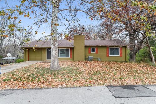 5833 N Lenox Ave, Kansas City, MO, 64151-2725 | Card Image