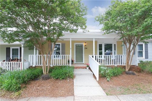 134-814 Guilford College Rd, Greensboro, NC, 27409-8953 | Card Image