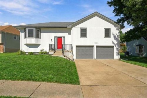 16512 E 51st Street Ct S, Independence, MO, 64055-6845 | Card Image