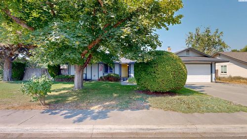 1812 S Rainier Pl, Kennewick, WA, 99337-3560 | Card Image