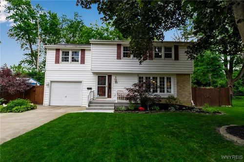 33 Cindy Dr, Amherst, NY, 14221-3001 | Card Image
