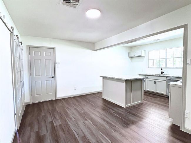 125 Bois D Arc St, House other with 3 bedrooms, 1 bathrooms and null parking in Lake Jackson TX | Image 4