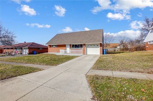 5257 Powell Rd, Huber Heights, OH, 45424-4233 | Card Image