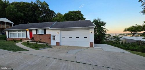 127 Shelly Rd, GLEN BURNIE, MD, 21061-1621 | Card Image