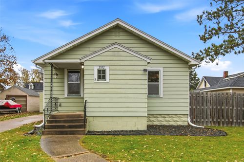 2852 5th Street, Eau Claire, WI, 54703 | Card Image