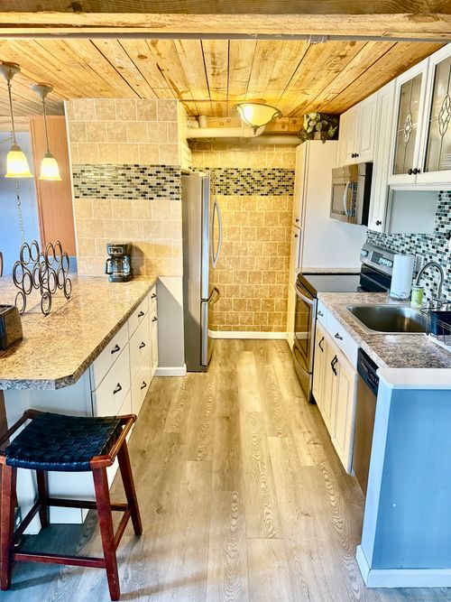 unit-212b-68 Thermos Ave, Norwich, CT, 06360-6949 | Card Image