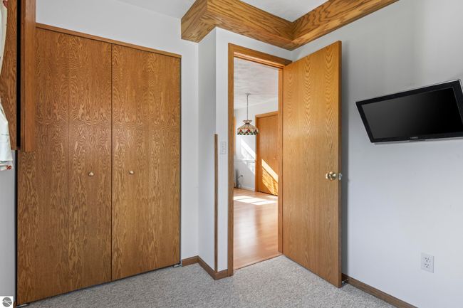12305 3 Rd St, House other with 5 bedrooms, 4 bathrooms and null parking in Kewadin MI | Image 55