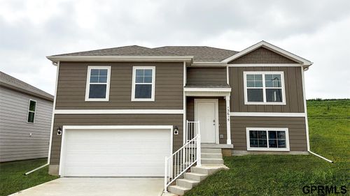 8820 S 185th St, Omaha, NE, 68136-5601 | Card Image