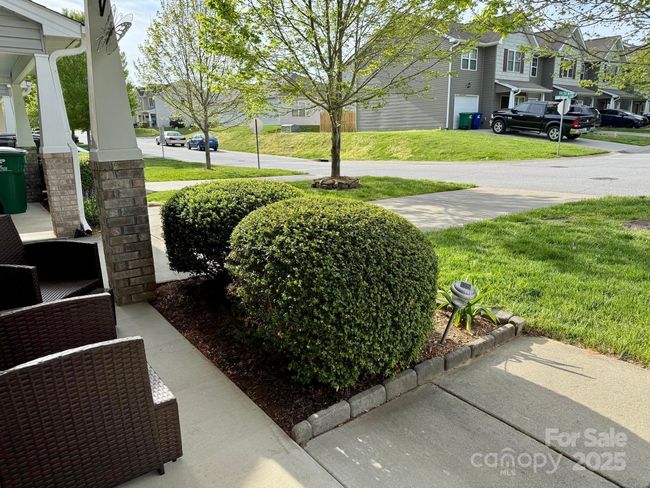 Front patio for waving at the neighbors! | Image 4