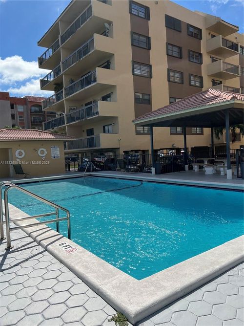 apt-303-5249 Nw 7th St, Miami, FL, 33126-3377 | Card Image