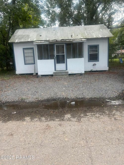633 Halphen St, Opelousas, LA, 70570-3233 | Card Image