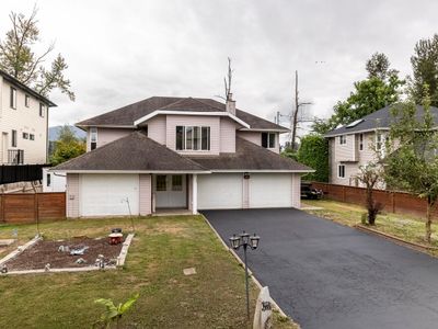 35684 Moore Ave, House other with 4 bedrooms, 2 bathrooms and 8 parking in Mission BC | Image 1