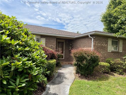 2 Angela Dr, Scott Depot, WV, 25560-9345 | Card Image