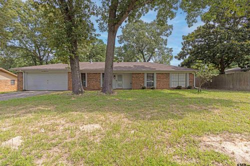 405 Brookview Ln, Palestine, TX, 75803-5517 | Card Image
