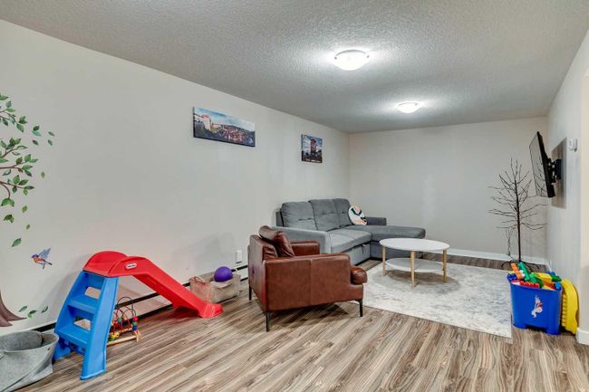 1924 Green Ridge Road Sw, Home with 5 bedrooms, 2 bathrooms and 3 parking in Calgary AB | Image 21