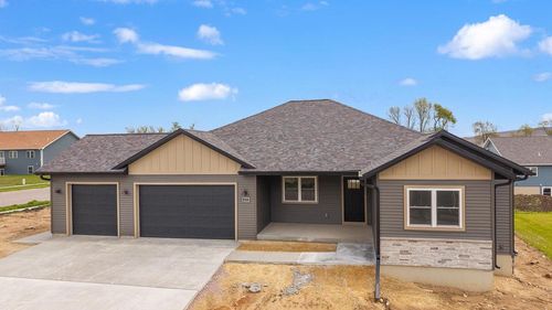 422 Eisenhower St, BARABOO, WI, 53913-4306 | Card Image