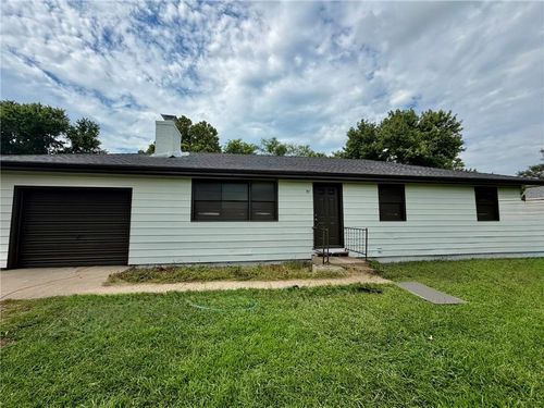 502 Jennifer Ln, Garden City, MO, 64747-9120 | Card Image