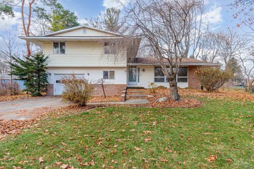 6521 Dozer St, Unionville, MI, 48767-9407 | Card Image