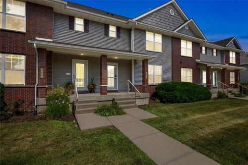 253 Huntington Dr, Iowa City, IA, 52245-4703 | Card Image