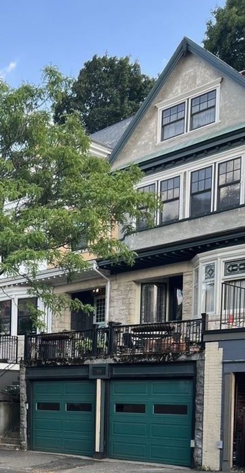 1-684 Washington St, Brookline, MA, 02446-4564 | Card Image