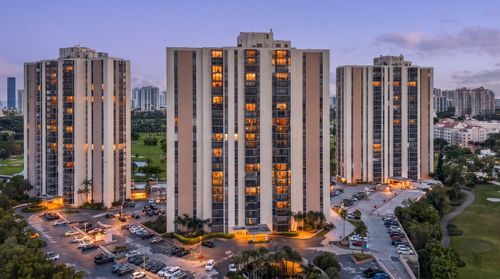 523-20301 W Country Club Dr, Aventura, FL, 33180-1675 | Card Image