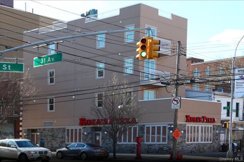 3101 21st Street, New York, NY, 11106 | Card Image