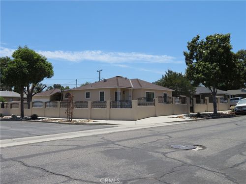 905 Wakefield Ave, Corona, CA, 92882-3128 | Card Image