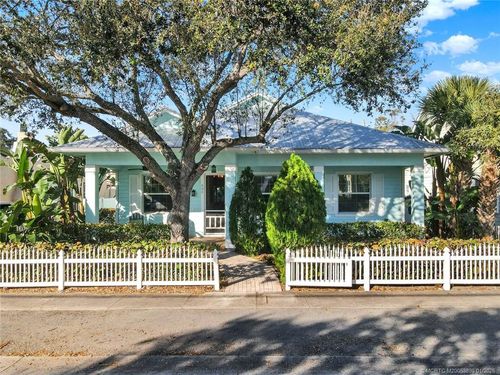 424 Camden Ave, Stuart, FL, 34994-2920 | Card Image