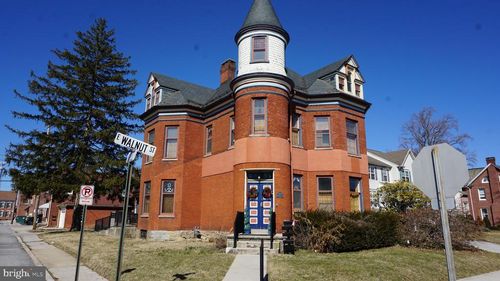 4-200 E Walnut St, HANOVER, PA, 17331-2534 | Card Image