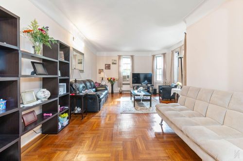 apt-3e-79 35th Ave, Jackson Heights, NY, 11372-2731 | Card Image