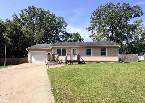 1604 Southview Cir, Fairfield, IA, 52556-4123 | Card Image