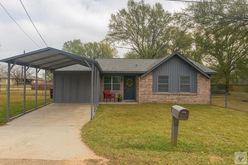 904 Becky St, Queen City, TX, 75572-2336 | Card Image