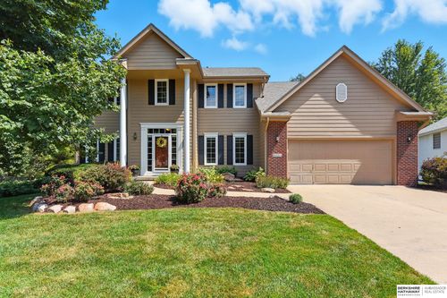 9201 Plum Dale Rd, La Vista, NE, 68128-4226 | Card Image