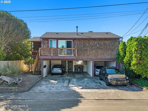 335 Avenue K, Seaside, OR, 97138-5565 | Card Image