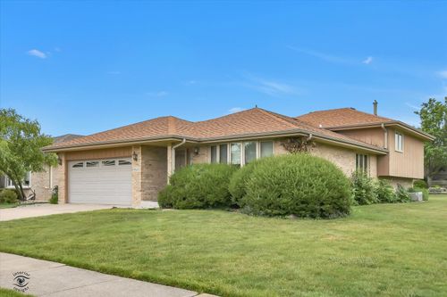 8820 Meadowview Dr, Orland Hills, IL, 60487-4652 | Card Image