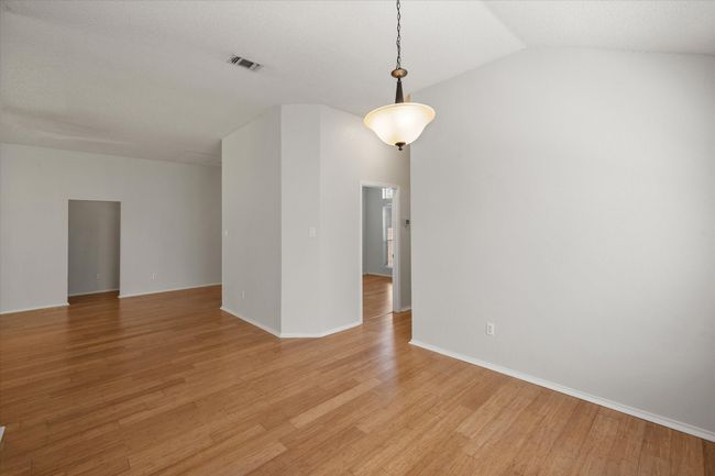 Open living space | Image 11
