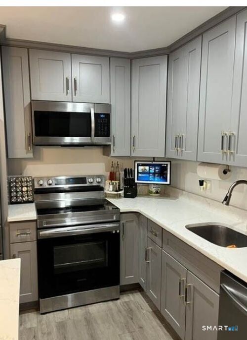 211-30 Stevens St, Bridgeport, CT, 06606-4364 | Card Image