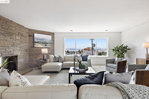 apt-l-1519 Oxford St, Berkeley, CA, 94709-1542 | Card Image