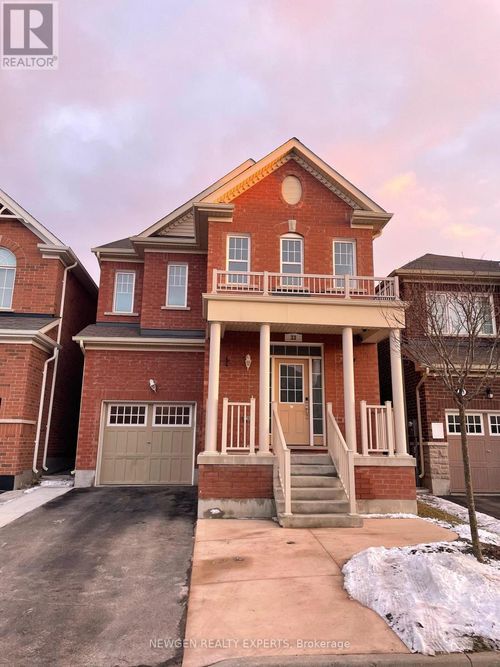 33 Bannister Cres, Brampton, ON, L7A4H2 | Card Image