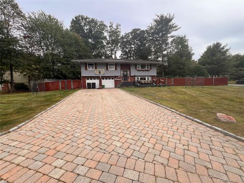 17 Forestdale Rd, Spring Valley, NY, 10977-4505 | Card Image