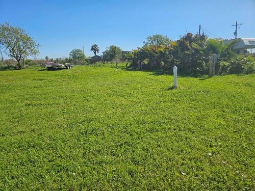 1102 N Tuna Dr, Crystal Beach, TX, 77650 | Card Image