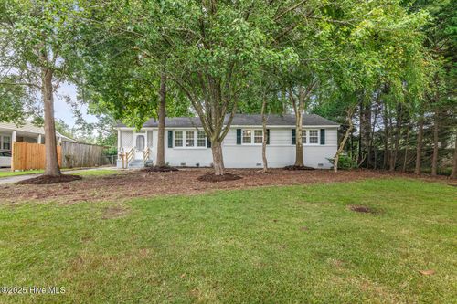 402 Cheyenne Rd, Jacksonville, NC, 28540-6713 | Card Image