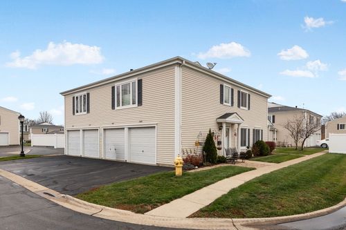 117b-1481 Quaker Ln, Prospect Heights, IL, 60070-1917 | Card Image