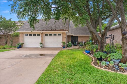 2806 Broadmoor Dr, Bryan, TX, 77802-2121 | Card Image