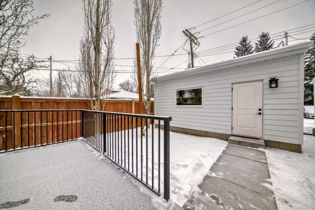 2046 41 Avenue Sw, Home with 4 bedrooms, 3 bathrooms and 2 parking in Calgary AB | Image 21